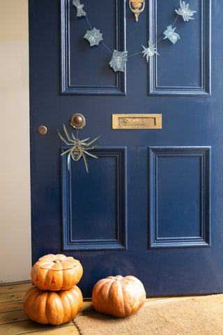 HANGING SPIDER PAPER ORNAMENTS