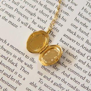Vintage Gold-Plated Medium Oval Locket Necklace